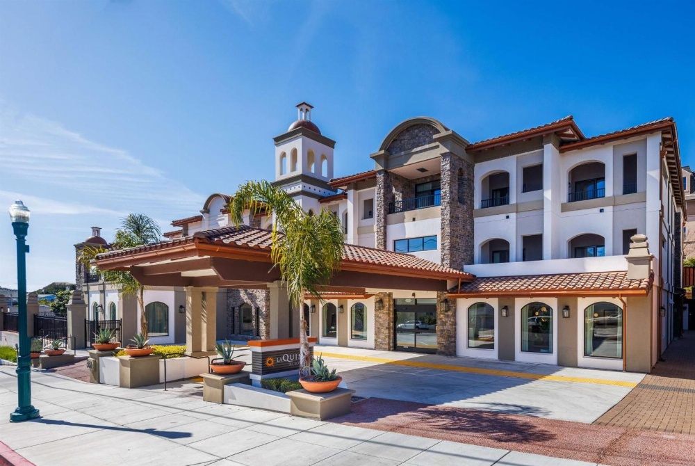 La Quinta Inn & Suites by Wyndham Santa Cruz Main image