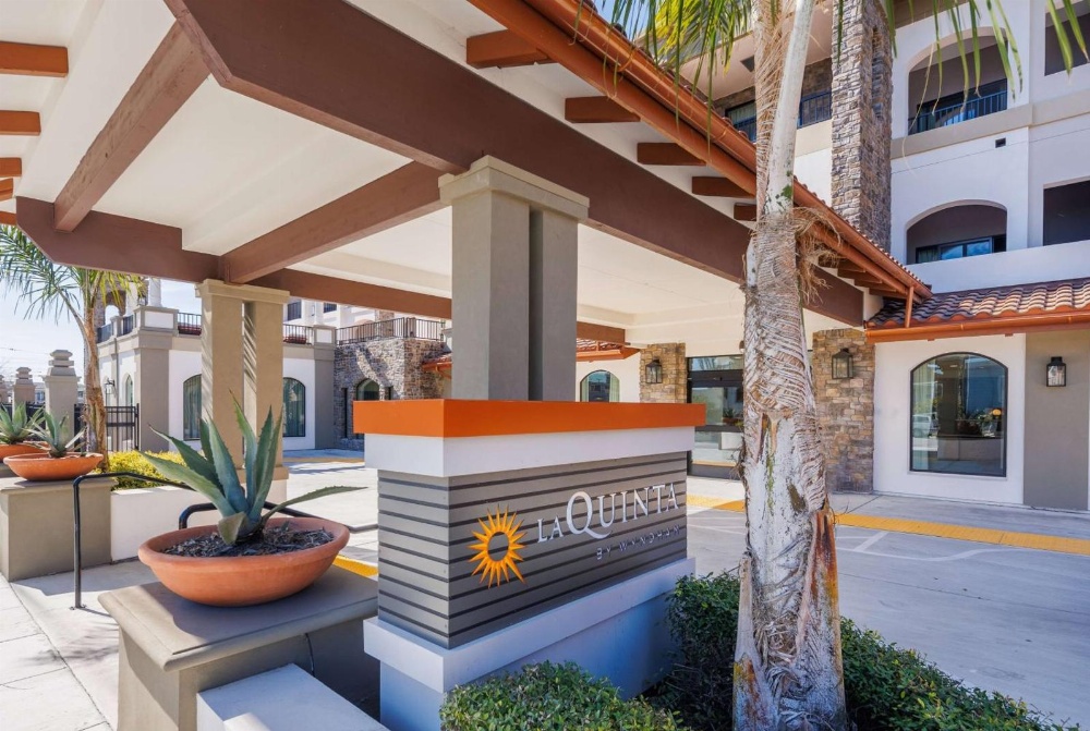 La Quinta Inn & Suites by Wyndham Santa Cruz