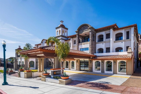 La Quinta Inn & Suites by Wyndham Santa Cruz Main image