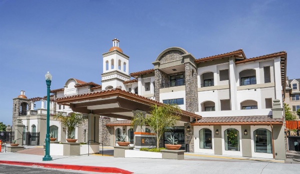 La Quinta Inn & Suites by Wyndham Santa Cruz image 6